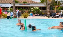 Piscine au camping Les Sables du Midi