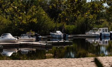 Bateaux au camping de la Réserve